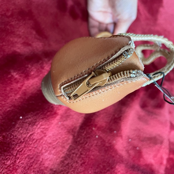 Express Gold Strap Sandals (7) - Picture 6 of 9